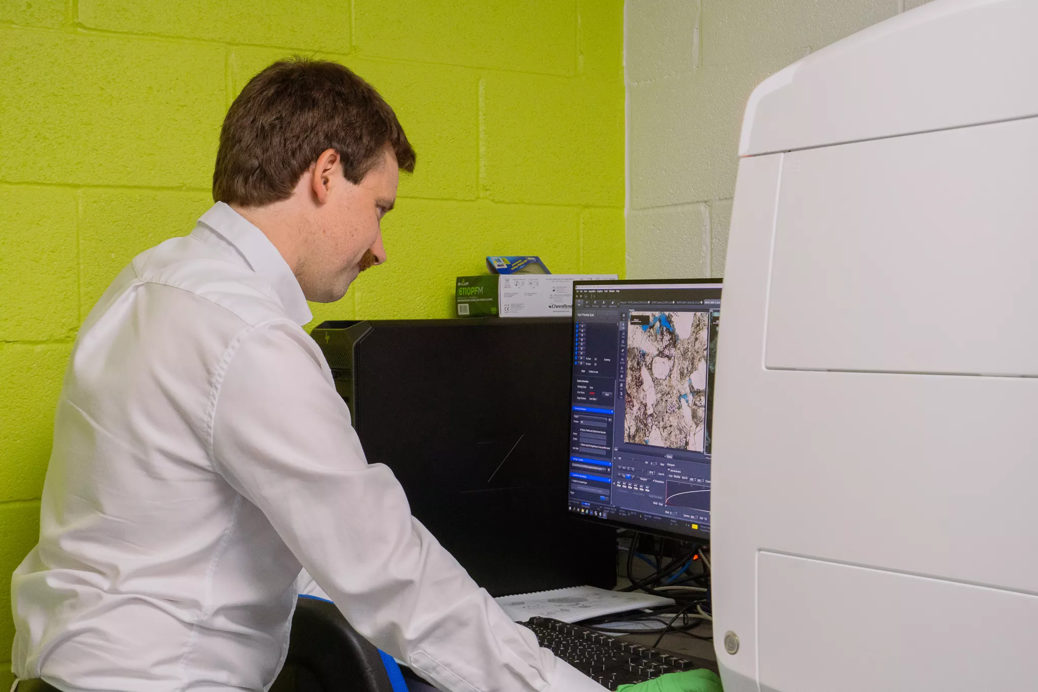 Viridien slide scanning laboratory expertise using Axio Scan